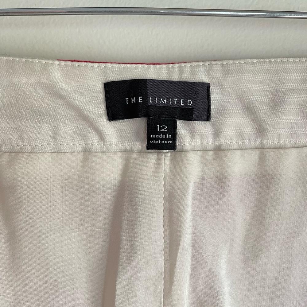 The Limited Red and White Floral SIde Zip Pencil Skirt Size 12 - Picture 5 of 6